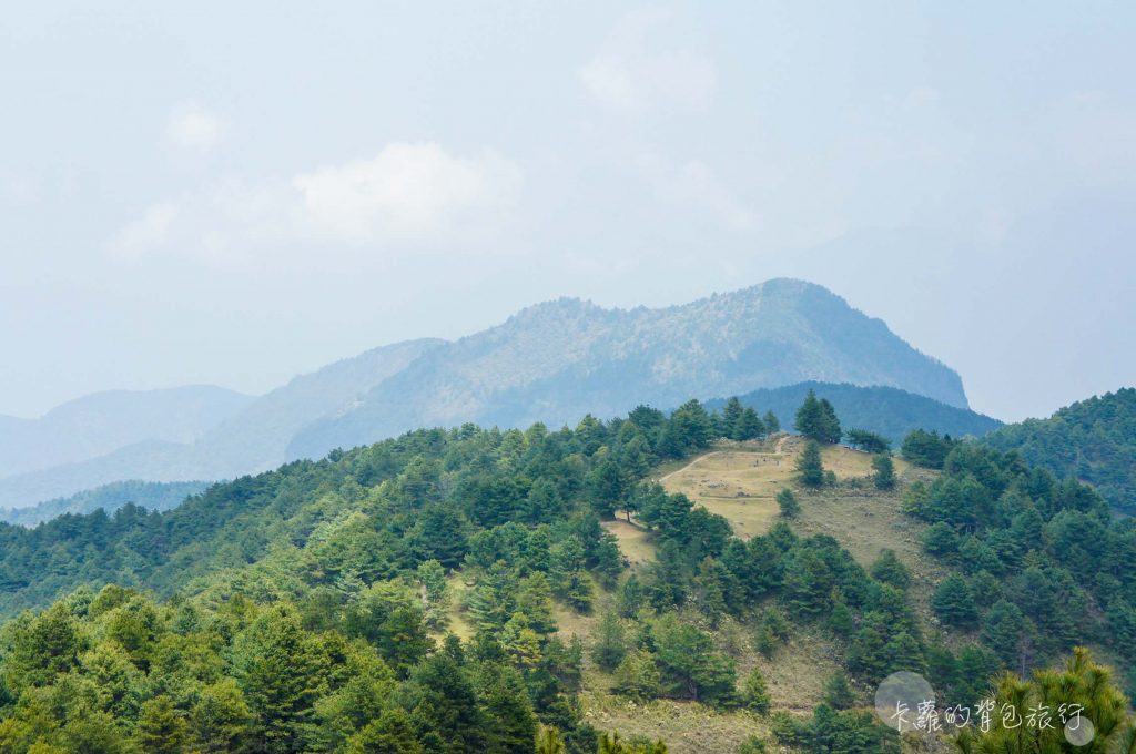 鹿林山遠眺麟趾山